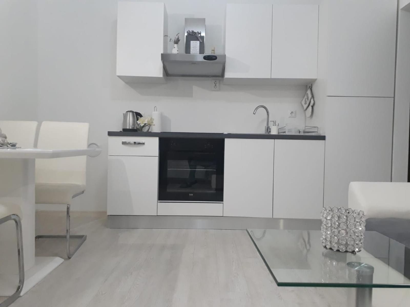 Apartman Kristina - Self Check In & Check Out Otočac Buitenkant foto